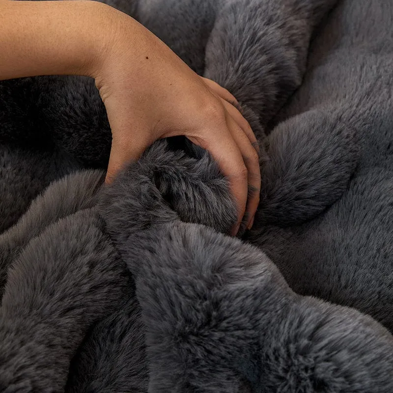 Housse de Canapé EasyCover Fausse Fourrure Molletonnée