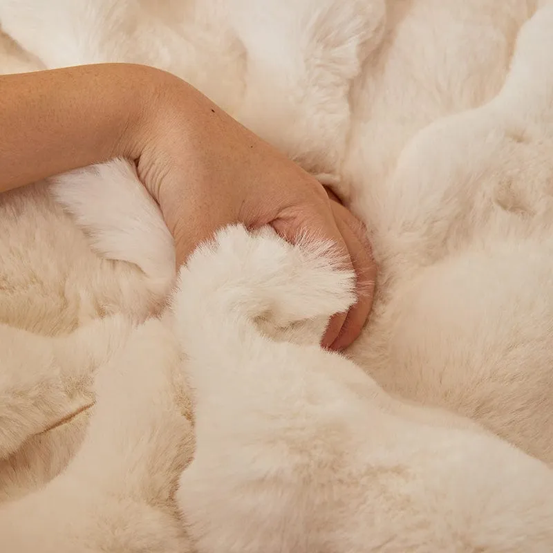 Housse de Canapé EasyCover Fausse Fourrure Molletonnée