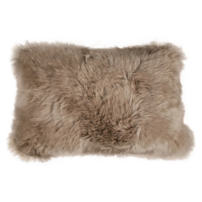 Housse de coussin en peau lainée de Nouvelle-Zélande taupe