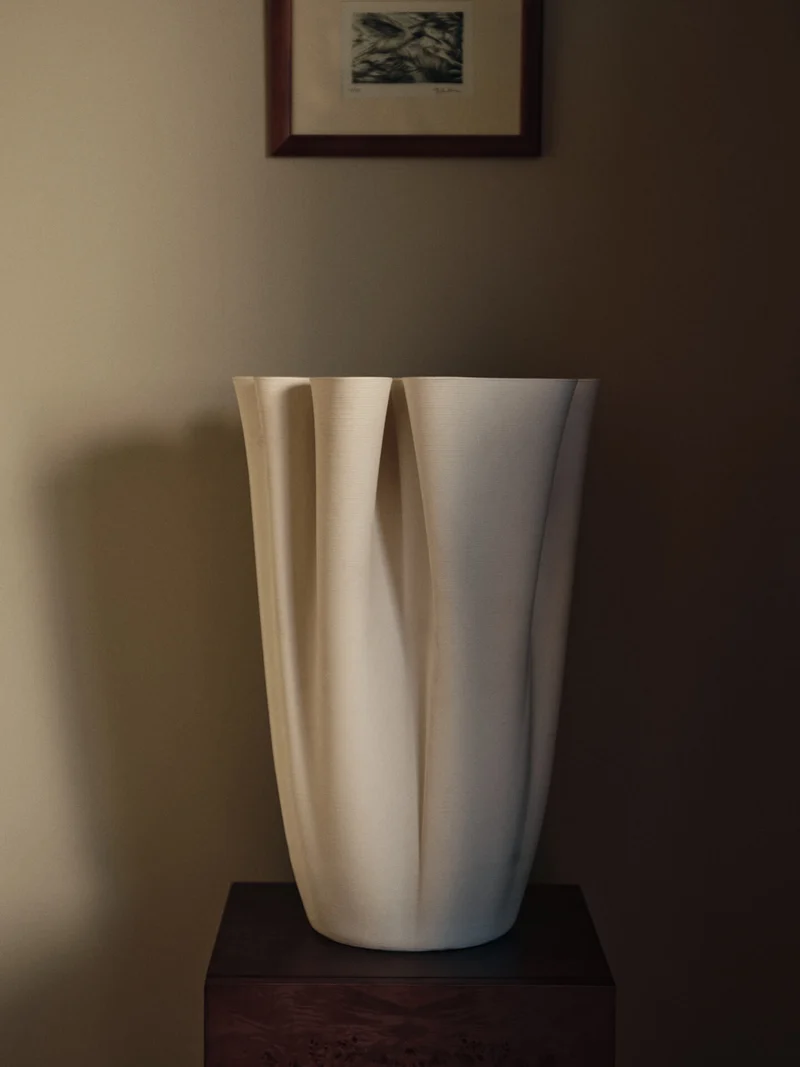 Dedali Floor Vase - Off-White