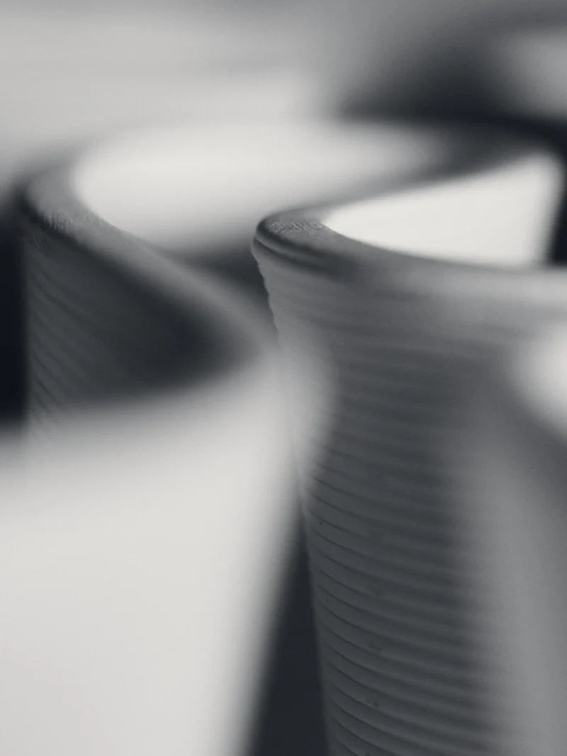 Dedali Floor Vase - Off-White