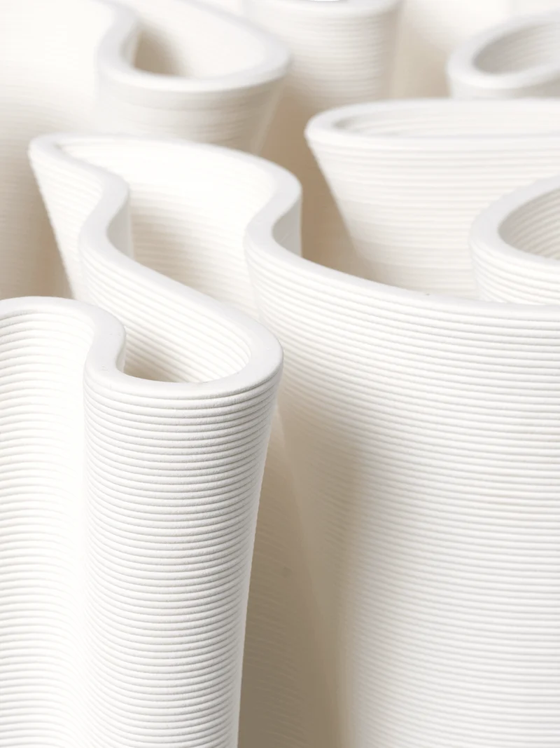 Dedali Floor Vase - Off-White