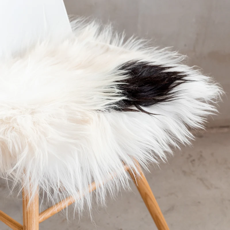 Coussin de chaise peau de mouton islandaise noir et blanc