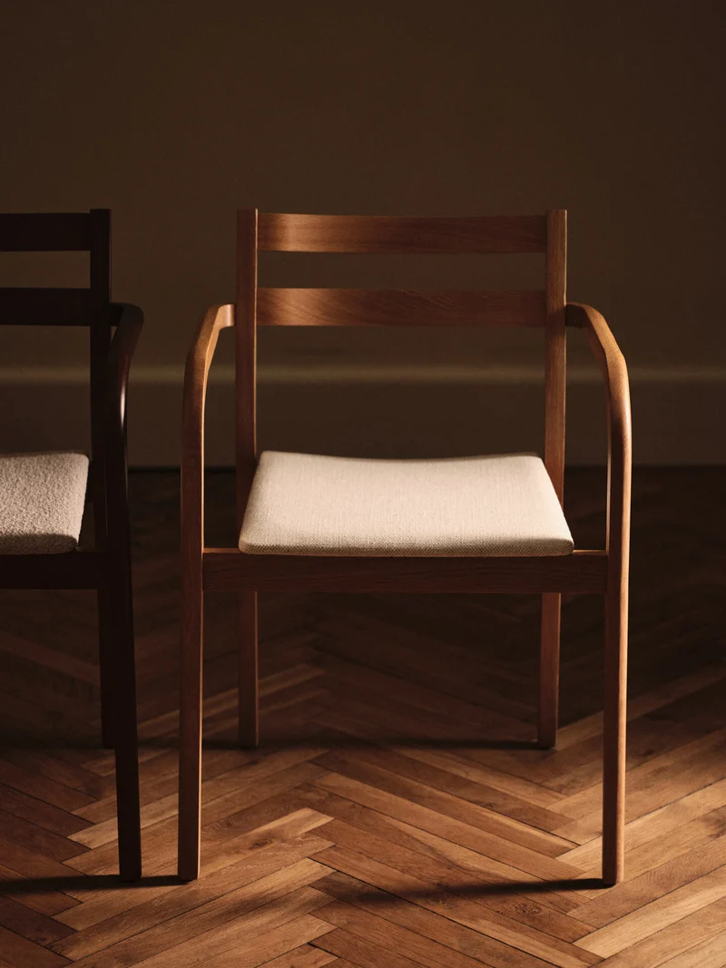 Boda Dining Chair with Arms - Upholstered Seat - Staple - Natural Oak/Off-White