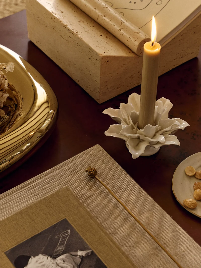 Holly Leaf Candle Holder - Off-White