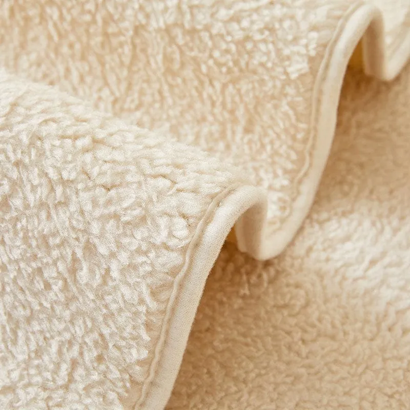 Housse de Canapé EasyCover Sherpa Bouclé aux Chats Brodés