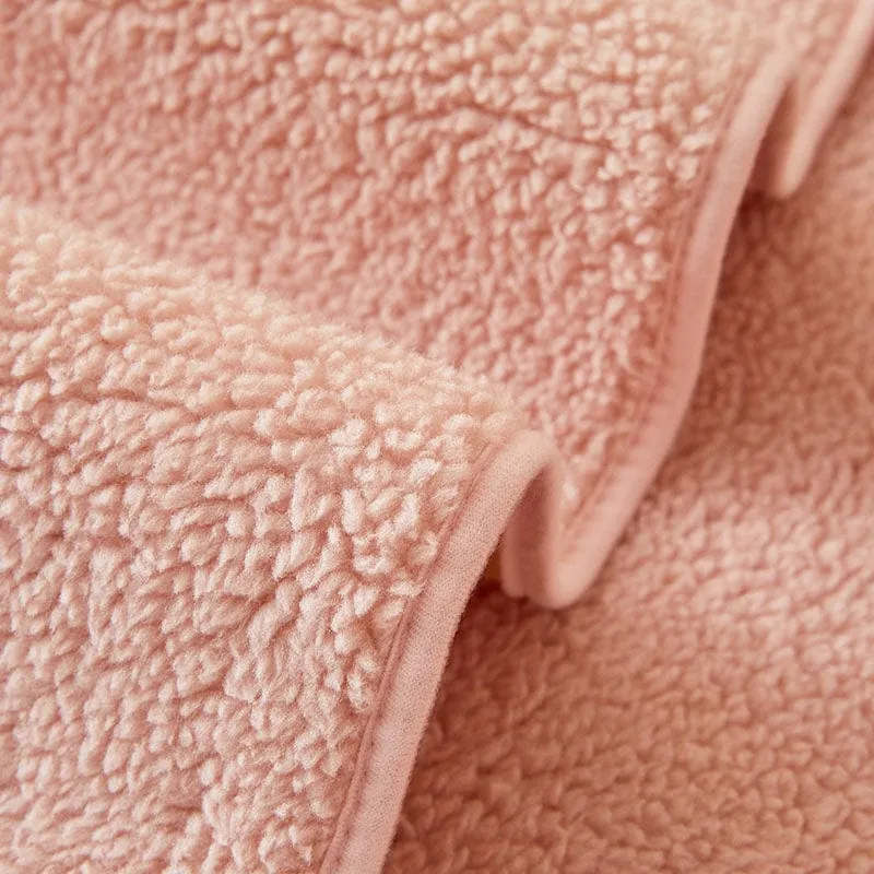 Housse de Canapé EasyCover Sherpa Bouclé aux Chats Brodés