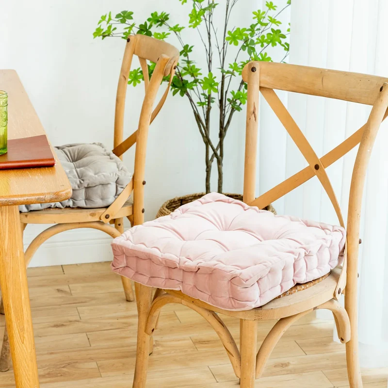 Coussin extérieur de forme carrée pour l'été