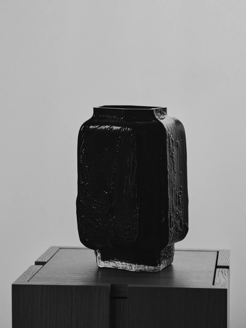 Mokuri Vase - Large - Black