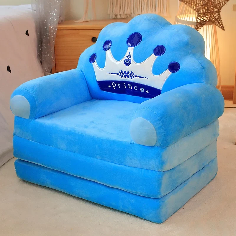 Coussin bébé assis peluche