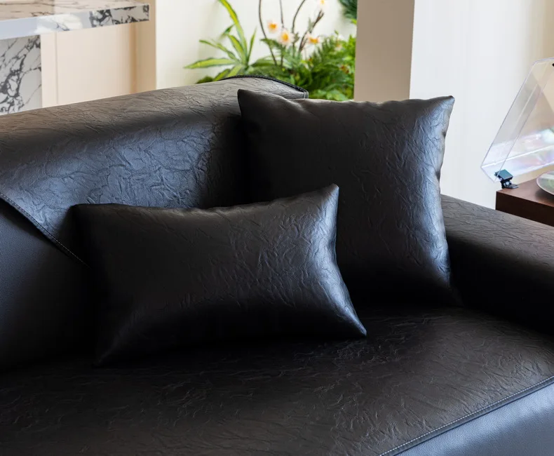 LineProtect™ – Protège Canapé Design Imperméable & Antidérapant en Simili Cuir