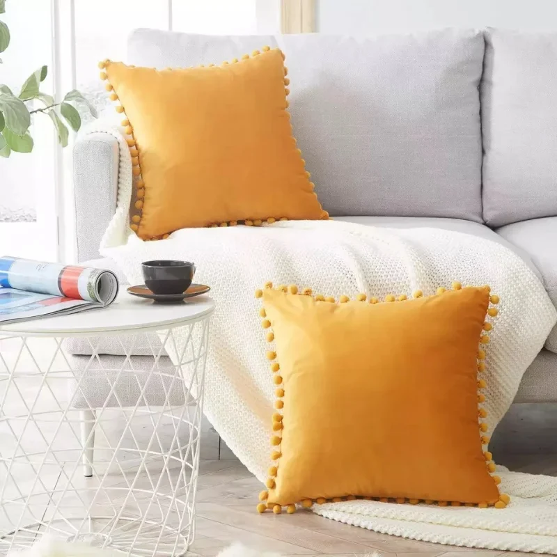 Coussin déco orange et carré de style moderne