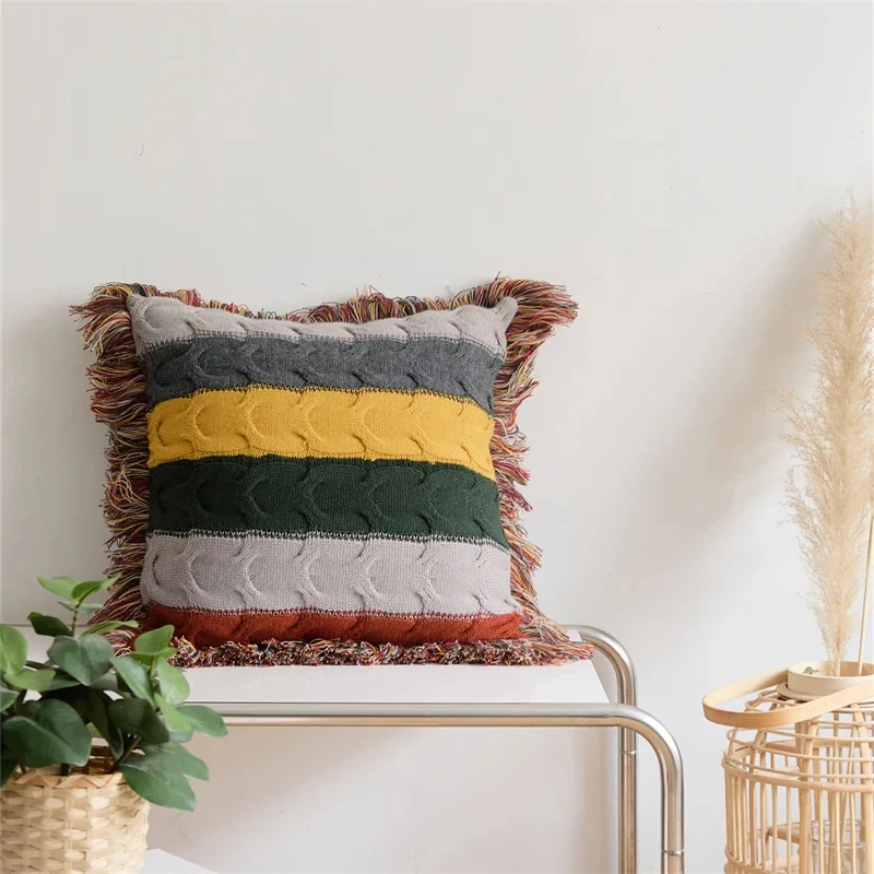 Coussin boheme crochet multicolore à franges