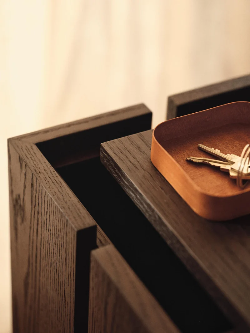Parcel Pedestal - Dark Stained Oak