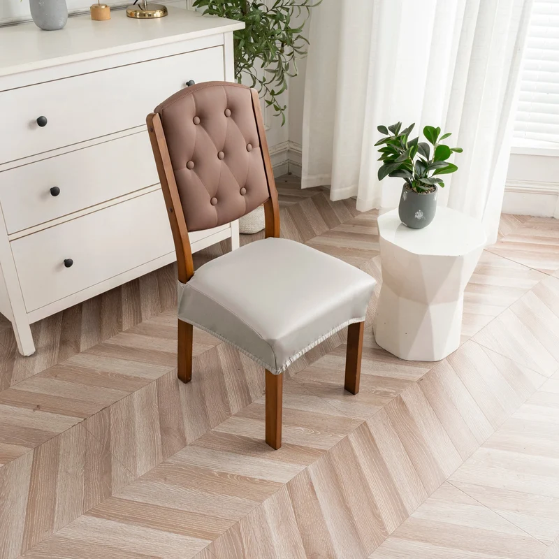 Housse pour assise siège de chaise simili cuir imperméable avec attaches anti glisse