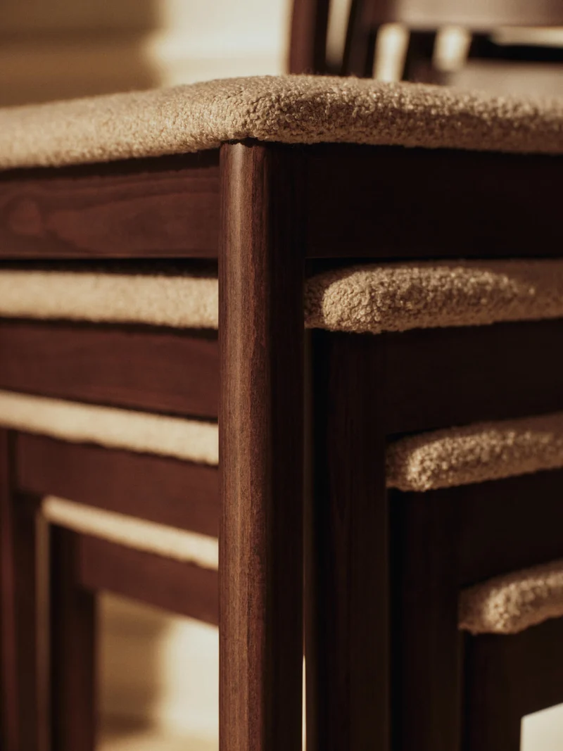 Boda Dining Chair - Upholstered Seat - Soft Bouclé - Dark Stained Beech/Natural