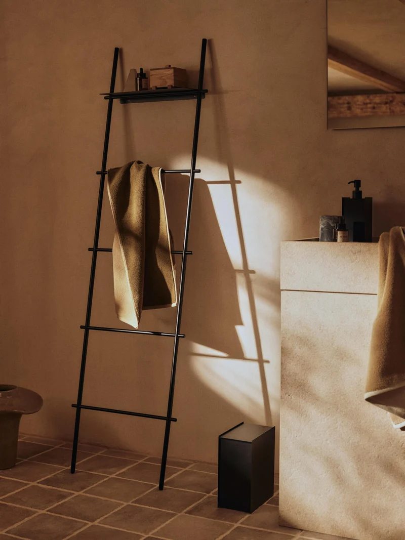 Dora Towel Ladder - Black