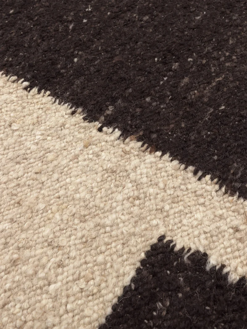 Piece Rug - Off-White/Coffee