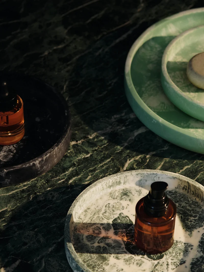 Mist Round Tray - Emerald Off-white