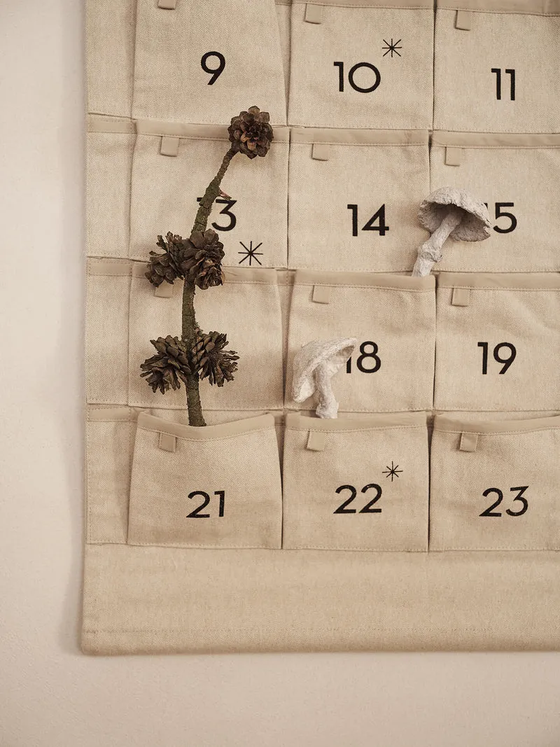 Star Christmas Calendar - Sand/Black