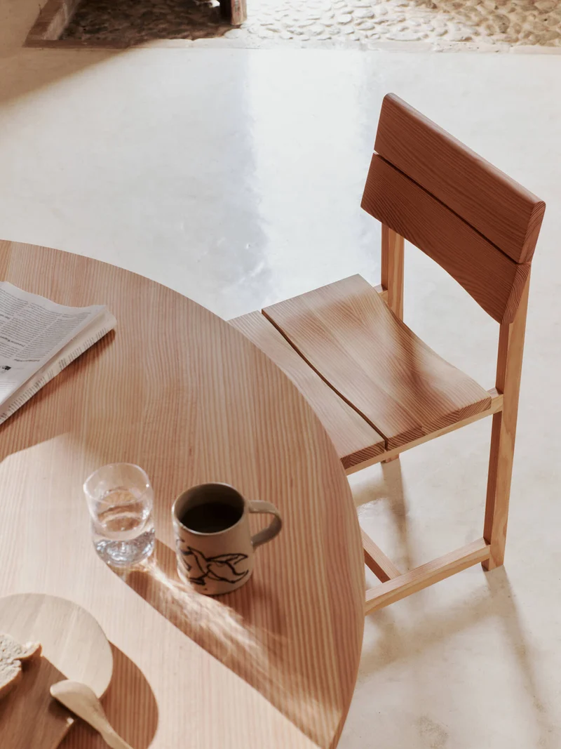 Aukko Dining Table - Ø140 - Douglas Fir
