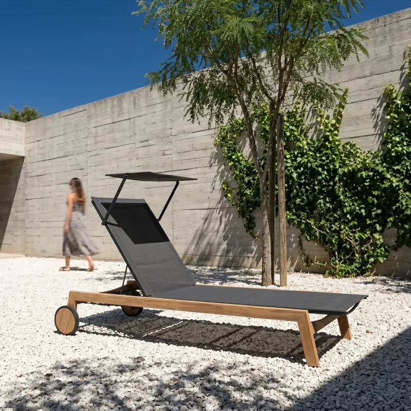French Beauty - Outdoor Teak Lounger