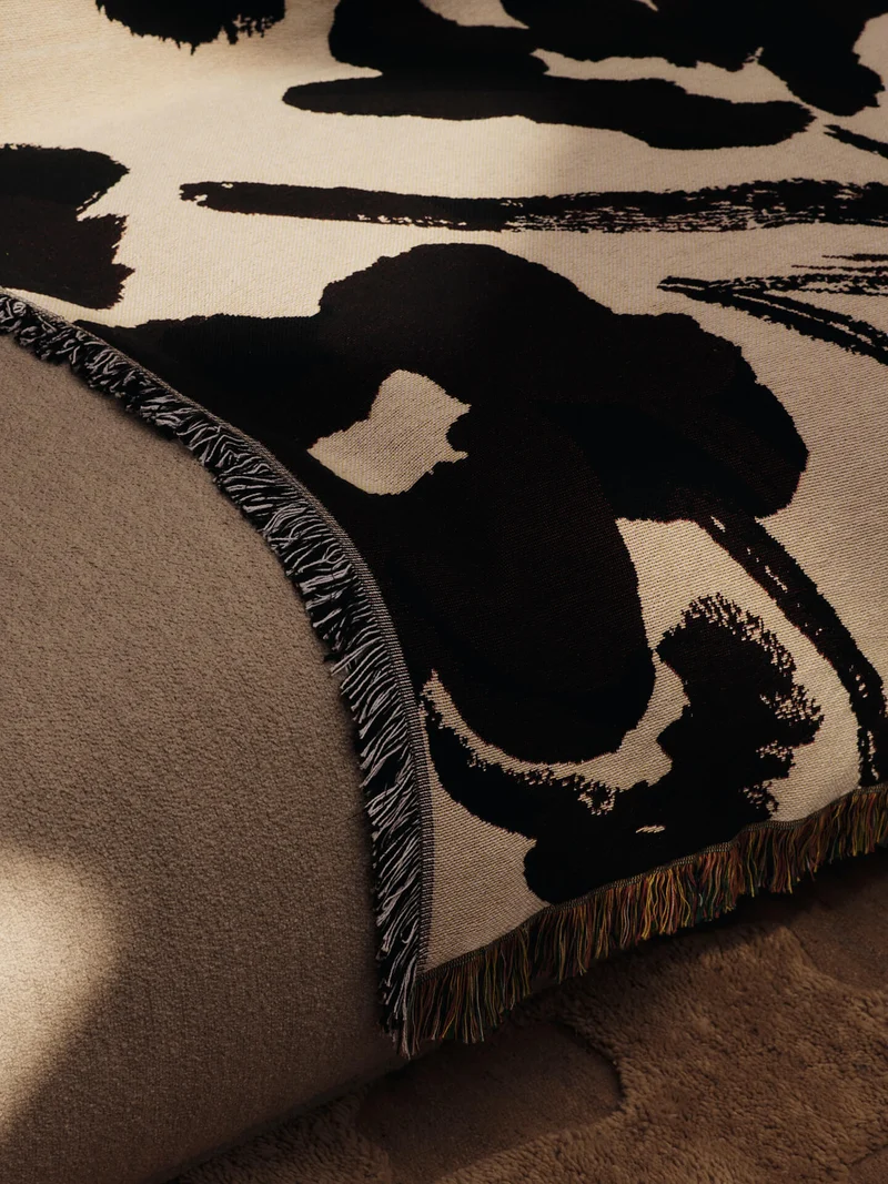 Cilla Tapestry Blanket - Off-White/Dark Grape