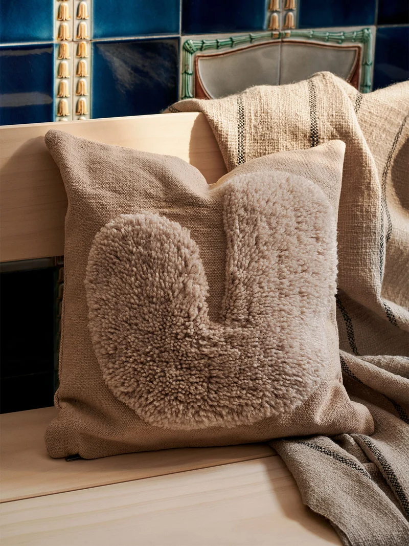 Lay Cushion - Sand/Off-White