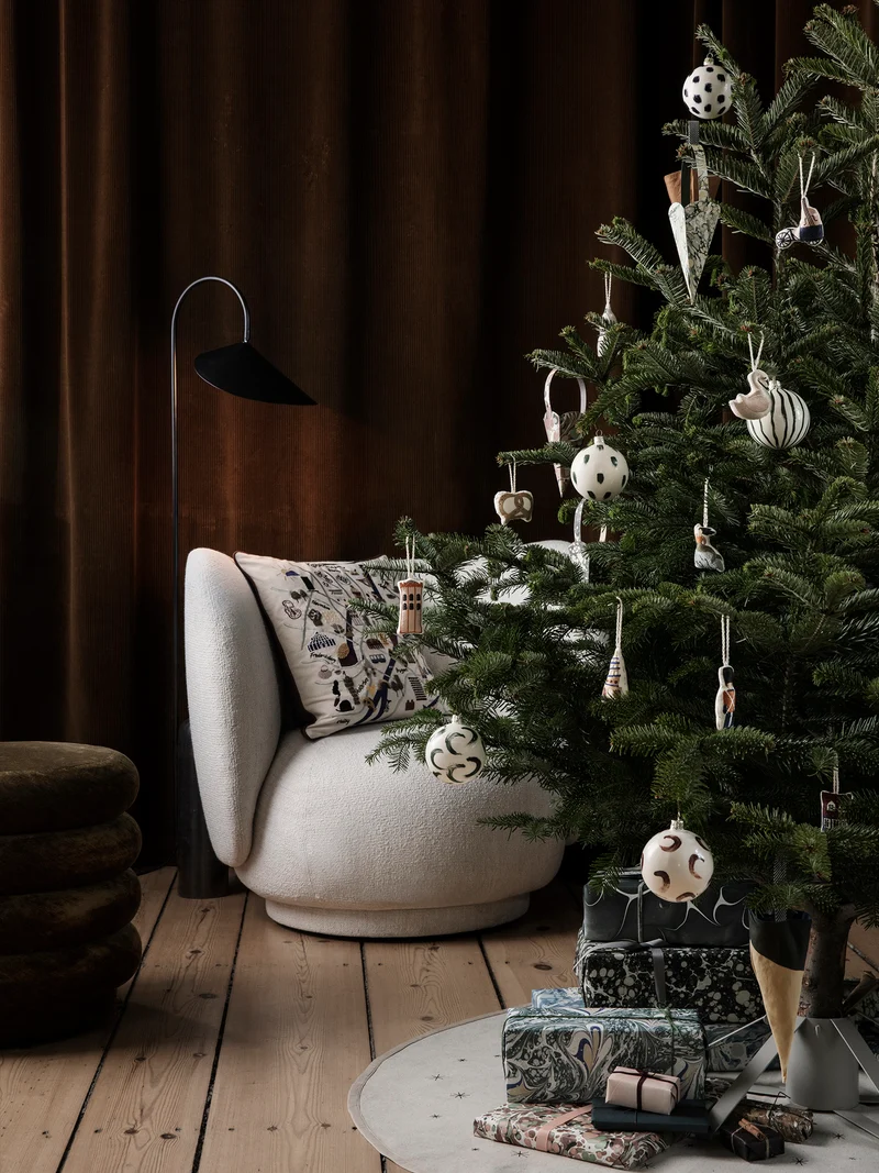 Star Christmas Tree Blanket - Sand/Black