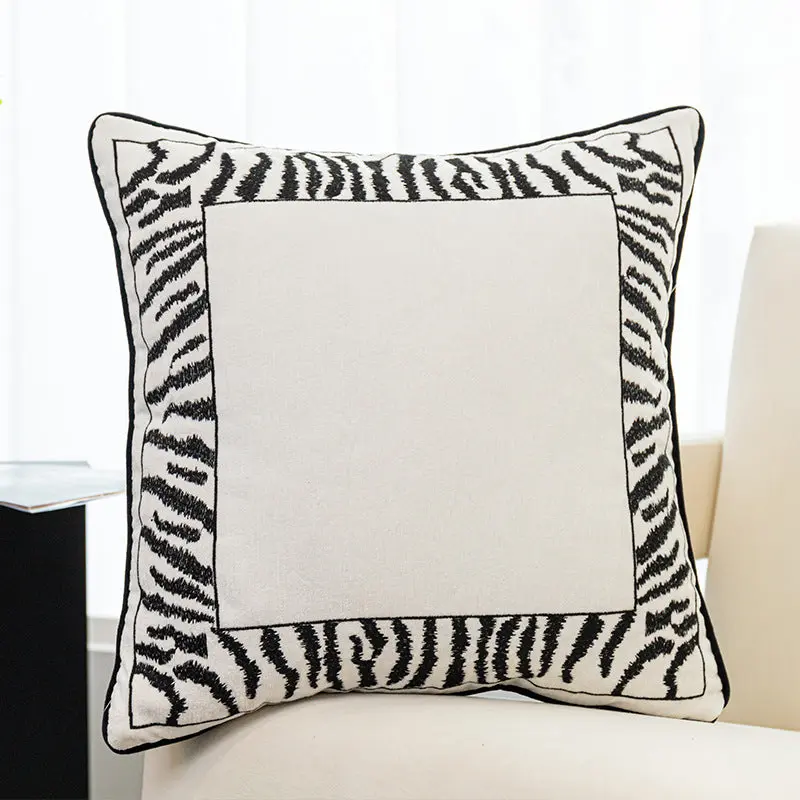 Housse de Coussin Luxe Brodé PINE