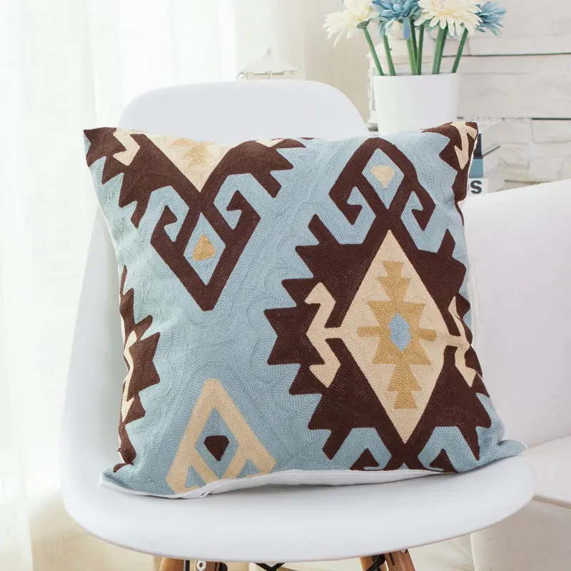 Housse de Coussin Brodée CASHPIL