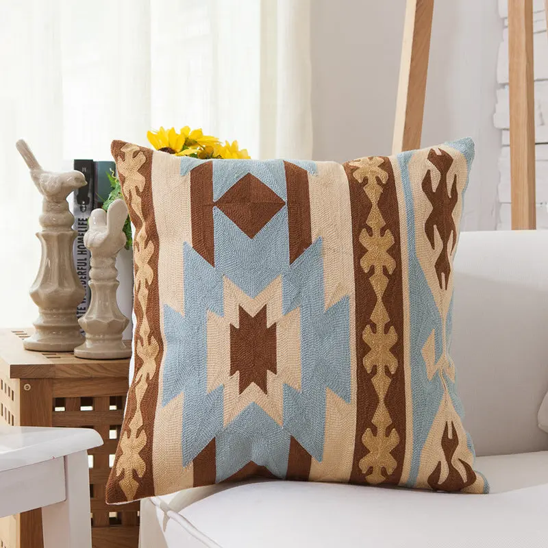 Housse de Coussin Brodée CASHPIL