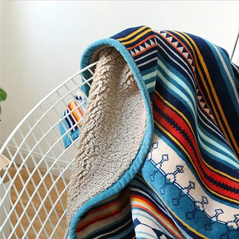 Plaid pour Canapé en Flanelle Douce Mansi