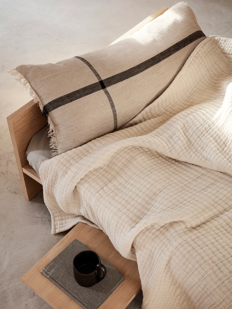 Calm Cushion - Long - Camel/Black