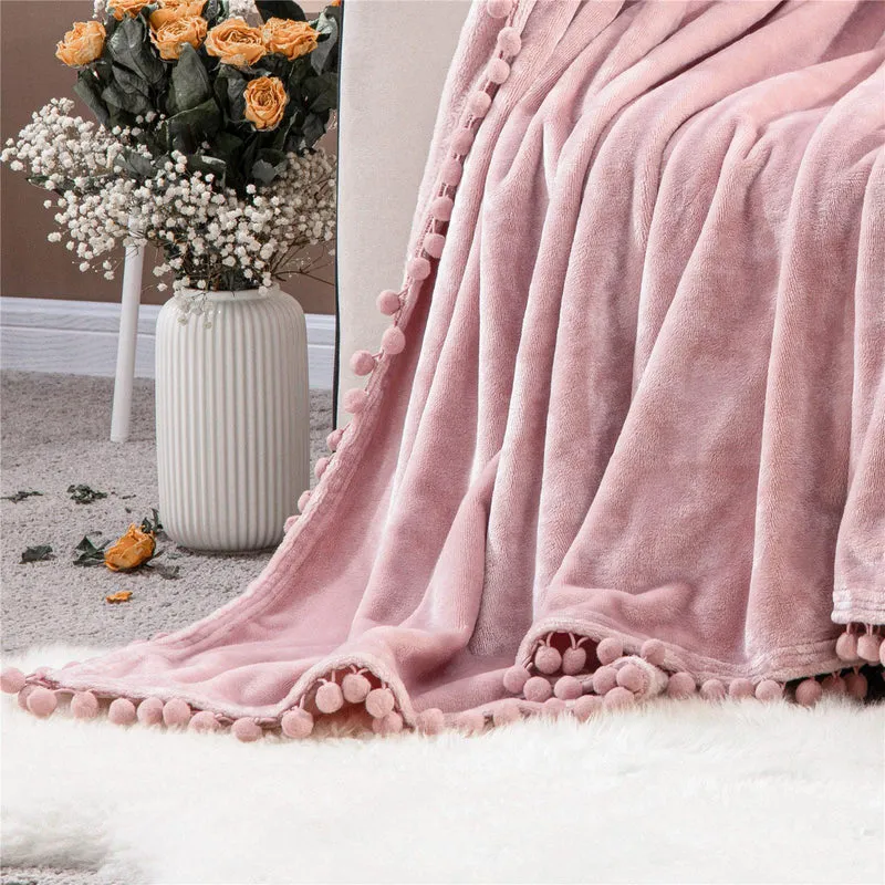 Plaid Canapé en Flanelle Rose à Pompons