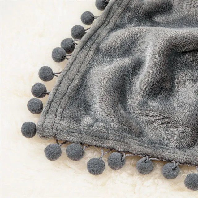 Plaid Canapé en Flanelle Gris à Pompons