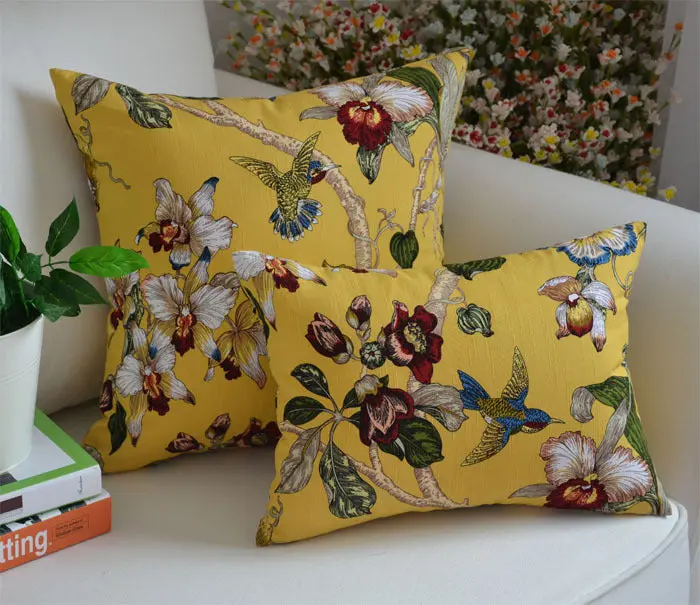 Housse de Coussin Brodée JACQAR