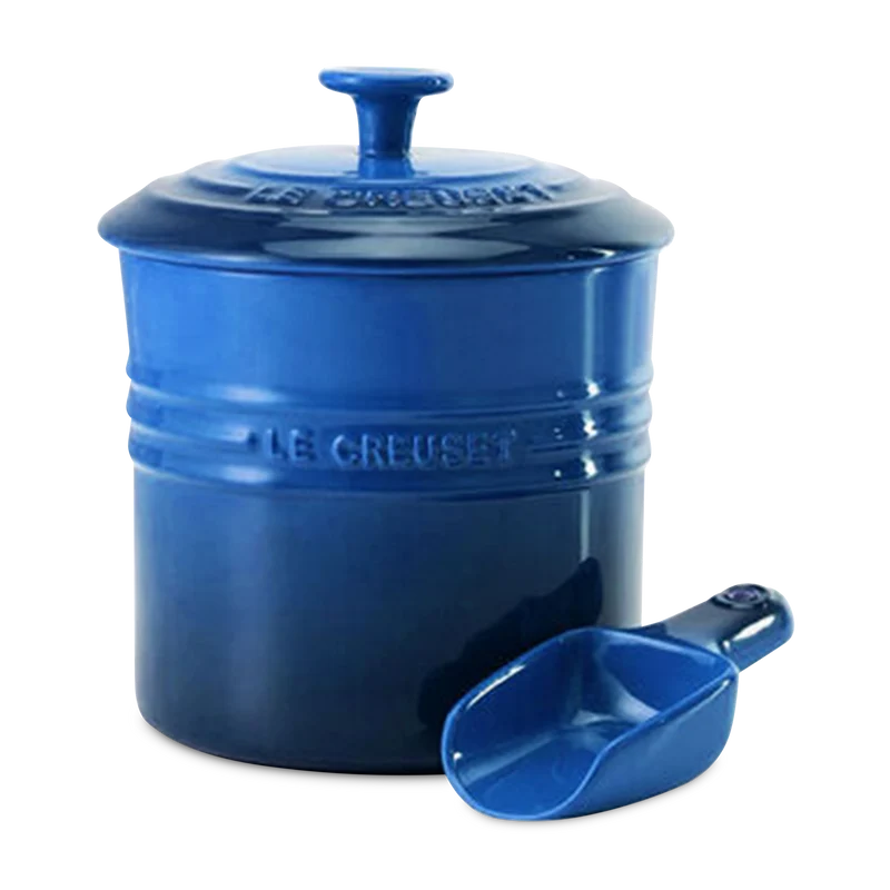 Le Creuset - stoneware pet food container with scoop