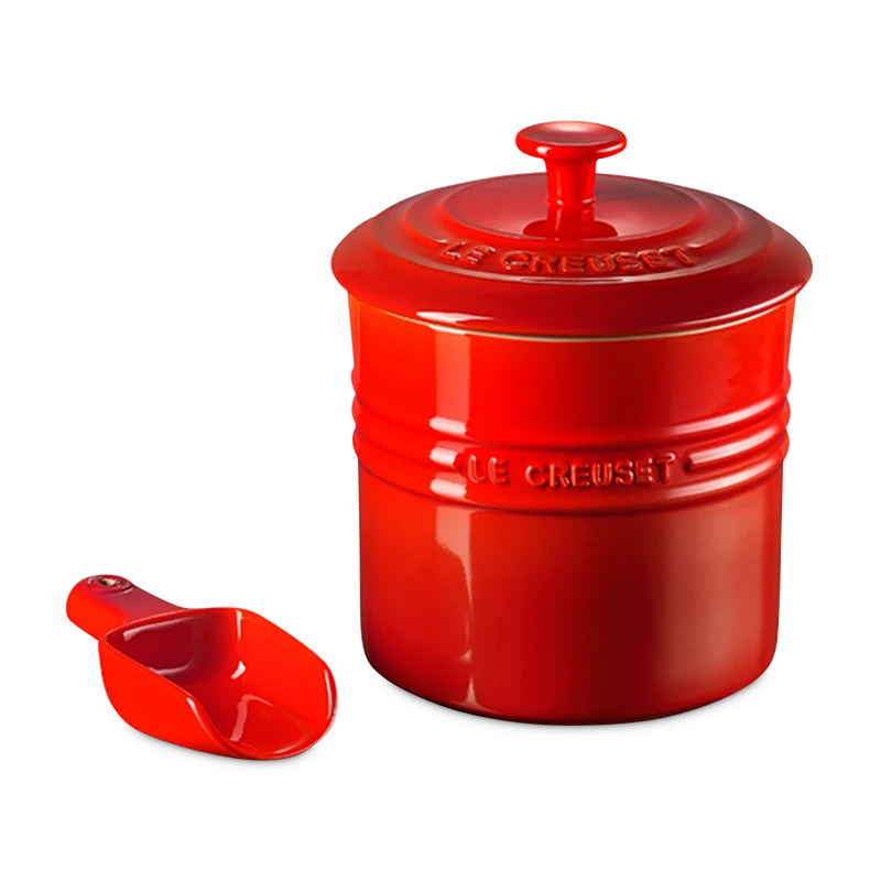 Le Creuset - stoneware pet food container with scoop