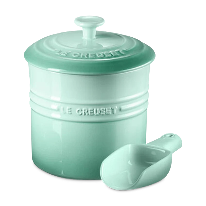 Le Creuset - stoneware pet food container with scoop