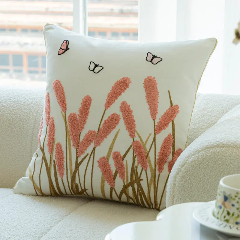 Housse de Coussin Brodée Avella