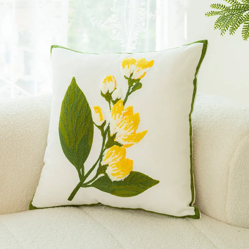Housse de Coussin Brodée Avella