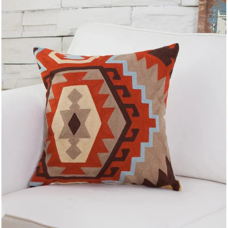 Housse de Coussin Brodée Éclat