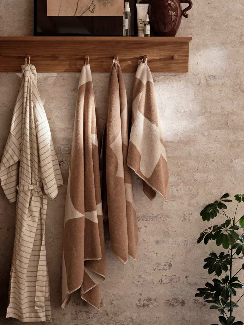 Ebb Beach Towel - Sand/Off-White