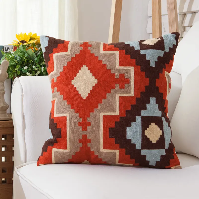 Housse de Coussin Brodée Élégance ASTRA