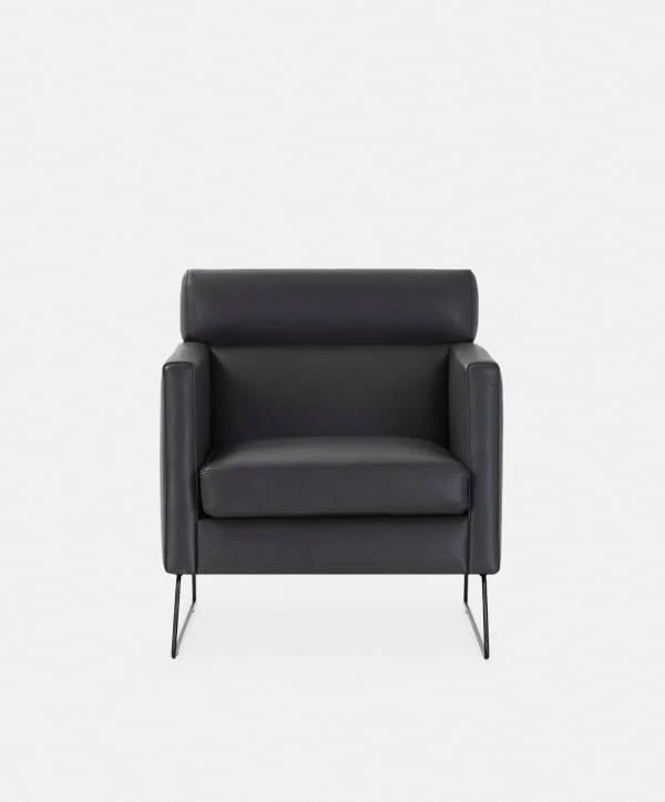 Degano - Armchair with Sled Base by Furninova