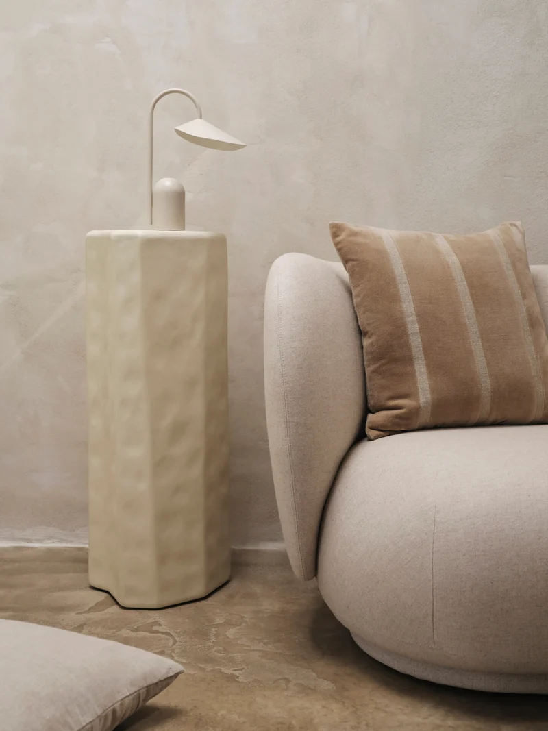 Staffa Pedestal - Ivory