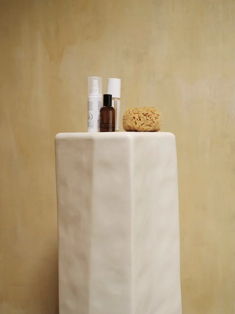 Staffa Pedestal - Ivory