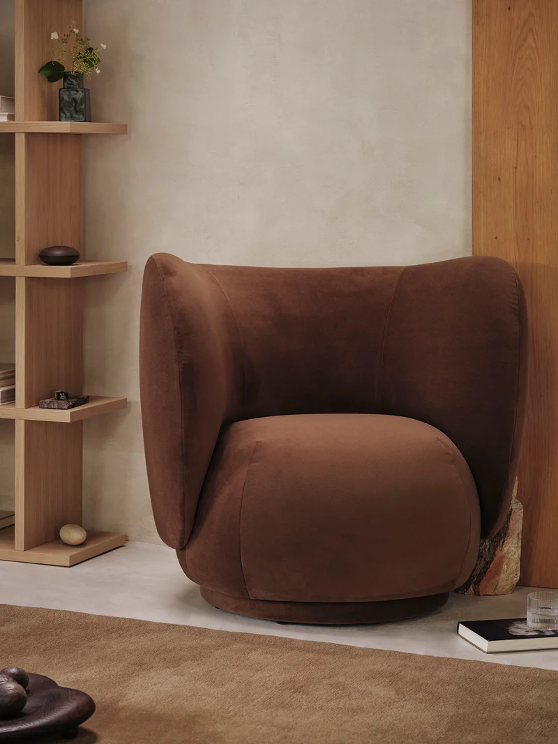 Rico Lounge Chair - Swivel - Rich Velvet - Soft Brown
