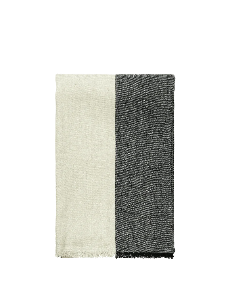 Pila Linen Throw - Black/Elm Green